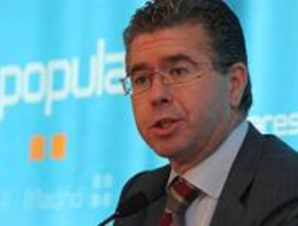 Granados espera que el alcalde de Villalbilla se baje el sueldo después del verano