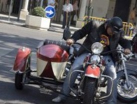 Ruta de motos clásicas en el distrito de Barajas