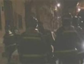 Tres heridos leves por una explosión en Vallecas
