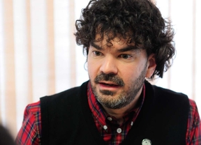 IU remodela su ejecutiva regional para firmar la paz