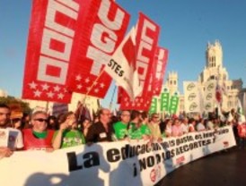 CCOO y UGT convocan manifestaciones por toda España en defensa de los derechos sociales