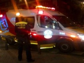 Herido de gravedad un joven al ser apuñalado en la espalda en Puente de Vallecas