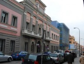 La edil de Tetuán visita el programa de atención a menores