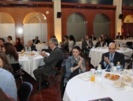 Pozuelo desayuna con sus empresarios