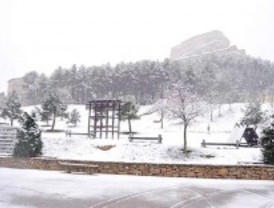 La nieve y el hielo dejan atrapadas a 90 personas en un hotel de la sierra alicantina