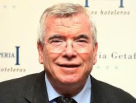 Castro pregunta a Aguirre por qué tiene que pagar el metro a El Casar