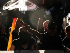 Cientos de 'ultras' se manifiestan entre Ferraz y Génova
