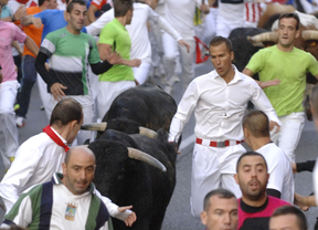 El tercer encierro de 'Sanse' deja solo un contusionado leve