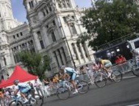 La última etapa de la Vuelta Ciclista produce cortes en el centro de Madrid