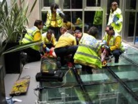 Grave un cristalero que cayó desde una altura de 15 metros