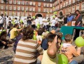 Juegos y cuentacuentos en la Plaza Mayor