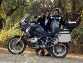 Dos madrileños darán la vuelta al mundo en moto
