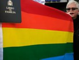 Gays y lesbianas protestan en Génova por las declaraciones 'homófobas' del PP