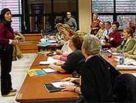 La Comunidad becará a 159 mujeres para formarse en alta dirección