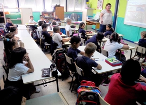 Madrid pedirá que no haya que estudiar Magisterio para opositar a maestro