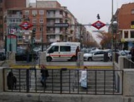La Policía evitará que los coches aparquen en doble fila cerca del Colegio Perú