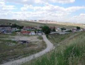 Tiran cinco construcciones abandonadas en la Cañada Real