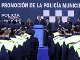 Seguridad y nuevas líneas de autobús, pilares del programa de Gallardón