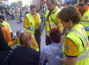 Ocho intoxicados leves por un gas irritante en el mercado de Antón Martín