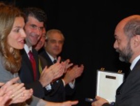 Fernando Lalana recibe el Premio Cervantes Chico