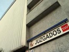 Condenados por abandonar a un perro en un aparcamiento de Barajas