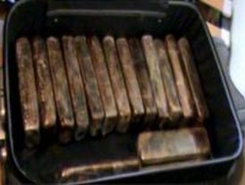 Detenido en Barajas por llevar más de 13 kilos de cocaína en la maleta