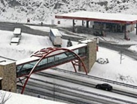 Dificultades en Somosierra a causa de las nevadas