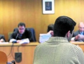 Once años de cárcel para un ciberacosador que robó fotos desnudas a más de 80 chicas