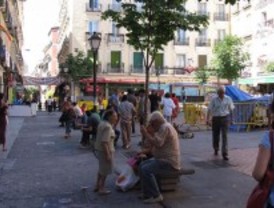 Los vecinos piden que se elimine el aparcamiento de Hernán Cortés para ensanchar las aceras