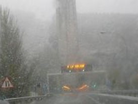 Reabierta al tráfico la M-604 tras las nevadas