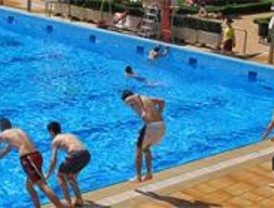 Los bañistas estrenarán la temporada de piscinas con instalaciones renovadas
