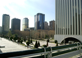 Azca abre la puerta a los barrios con gestión público-privada