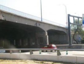 Obras en el puente de avenida del Mediterráneo