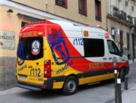Un hombre salva la vida gracias al desfibrilador del polideportivo de la Concepción