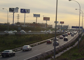 La autovía madrileña M-40 a la caída de la tarde.