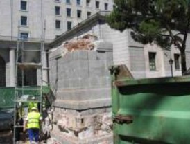 El TSJM confirma la retirada de la estatua de Franco de S.Juan de la Cruz