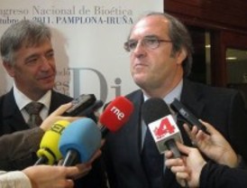 Gabilondo insiste en que no sobran profesores y pide que no haya recortes en educación