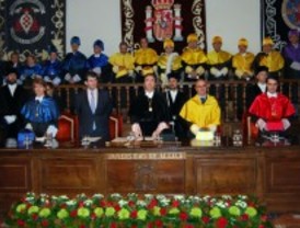 Alcalá rinde homenaje al fundador de la Universidad de Alcalá de Henares, el Cardenal Cisneros