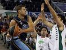 El MMT Estudiantes se estrena con victora en el Telefónica Arena ante el Unicaja