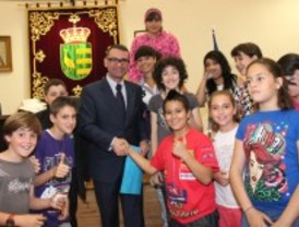 Los niños de Parla presentan sus propuestas al alcalde