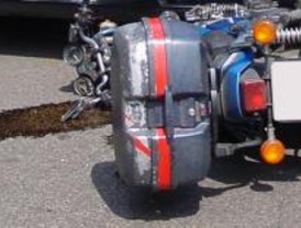 Un motorista de 15 años resulta herido grave al estrellarse con un coche