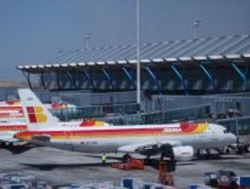 Barajas funciona con normalidad a pesar del paro