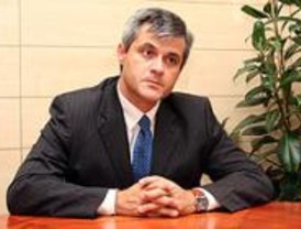 Lucas: 'Privatizar las licencias es como poner al zorro a cuidar a las gallinas'