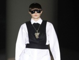 Los jóvenes animan la última jornada de la Mercedes-Benz Fashion Week