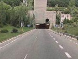 La Comunidad dice que es 'inoportuno' cerrar ahora el túnel de Guadarrama