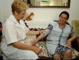 Sólo el 6% de los mayores se benefician de la ayuda a domicilio