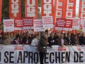 Miles de personas manifiestan su rechazo a los casi cuatro millones de despidos