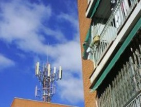 Los vecinos de Leganés piden dinero para costear el proceso abierto con las operadores de telefonía