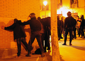 La Policía evita un enfrentamiento entre fascistas y antifascistas en Lavapiés