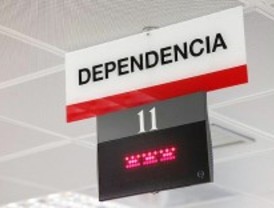IU ve 'en riesgo' la ayuda a domicilio
